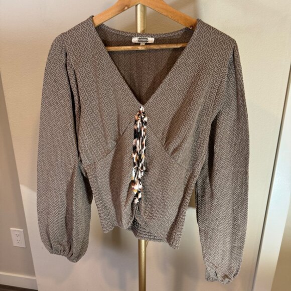 Buckle Gimmicks Textured Lace-Up Balloon Sleeve Top in MultiBrown Womens MD Boho - Picture 5 of 12